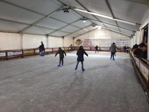 pista di ghiaccio piazza cairoli