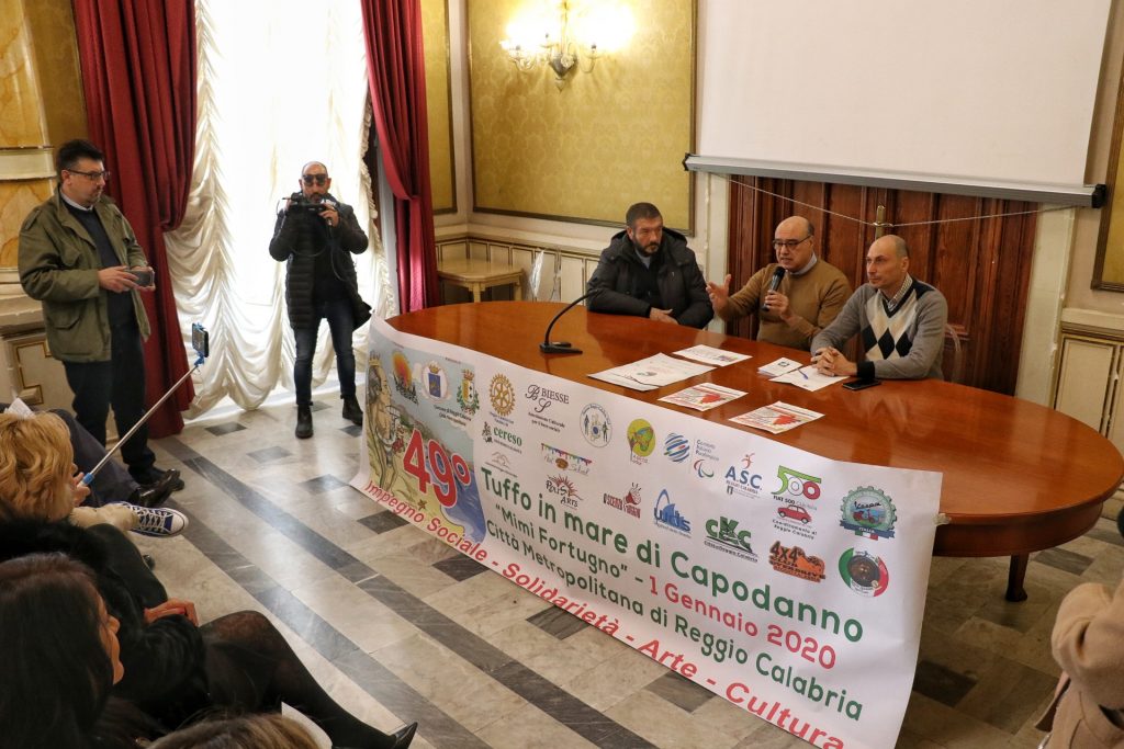 presentazione tuffo mare capodanno