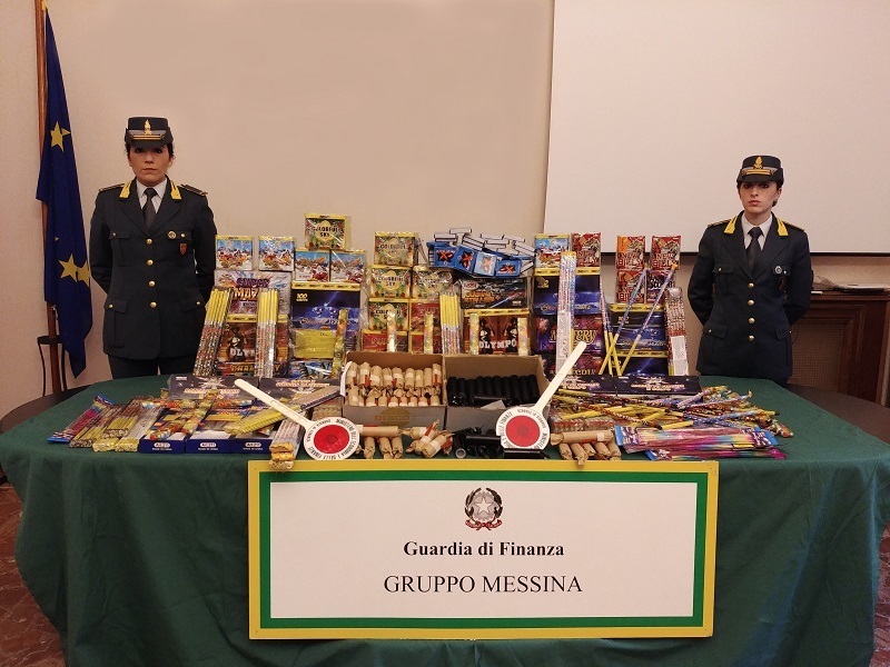 sequestro fuochi artificio