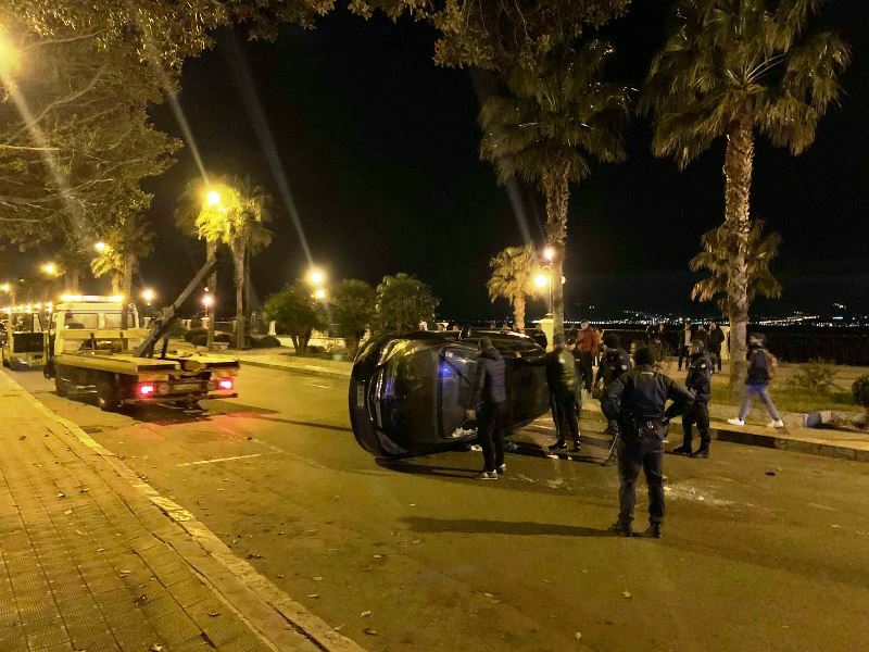auto ribaltata lungomare