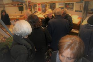 foto mostra donna sacra messina