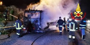 incendio camion messina