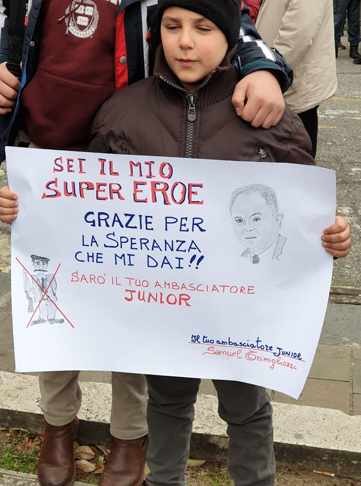 piccolo fan gratteri manifestazione catanzaro