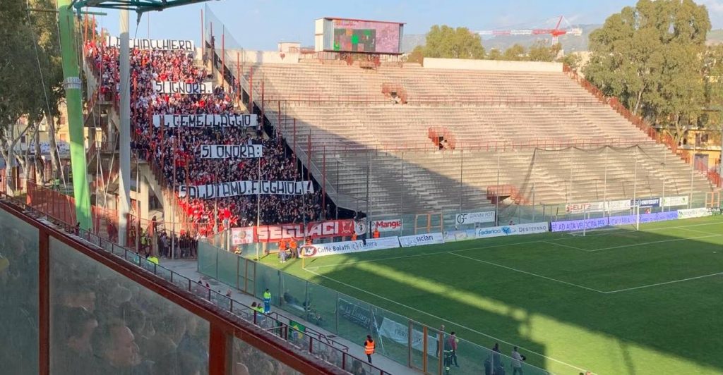striscione bari reggina