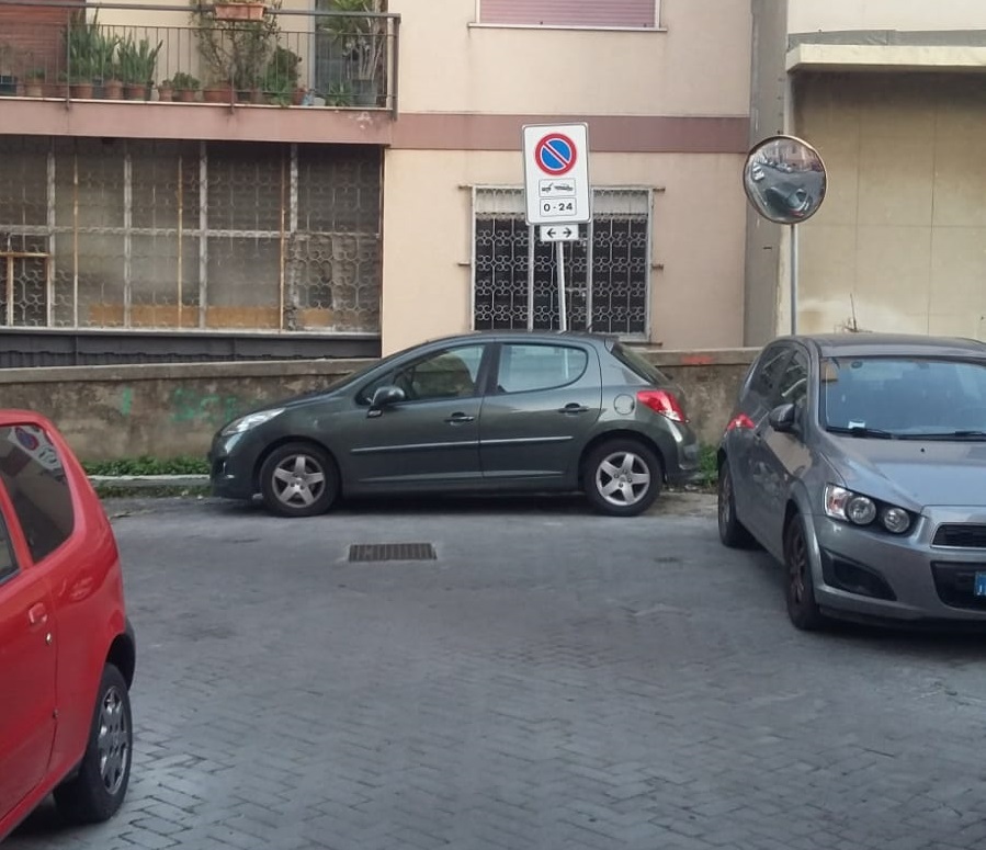 via cadorna messina divieto di sosta