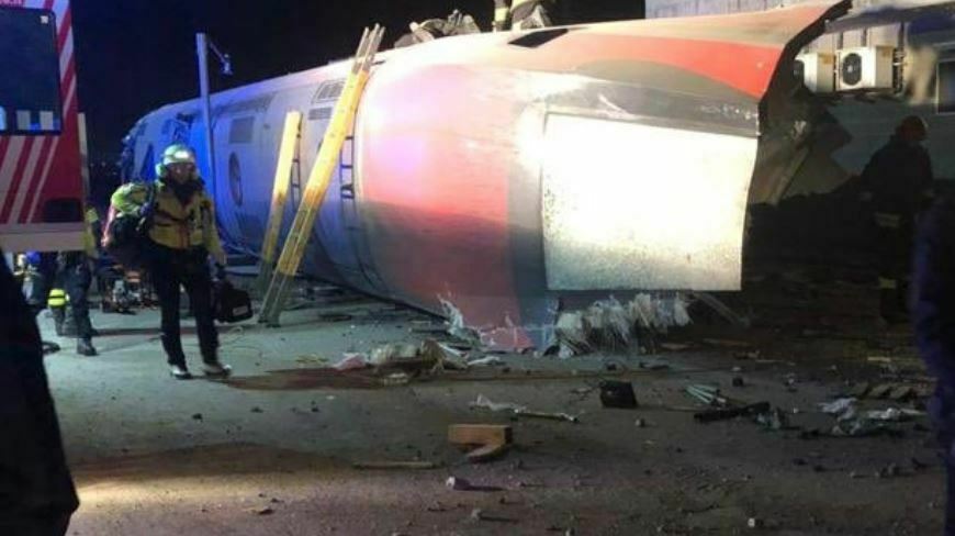 treno alta velocità deragliato