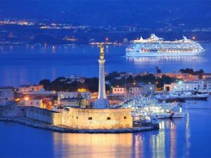 messina by night porto nave da crociera stretto