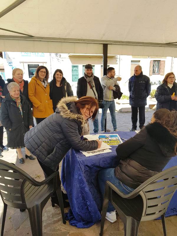 raccolta firme fratelli italia