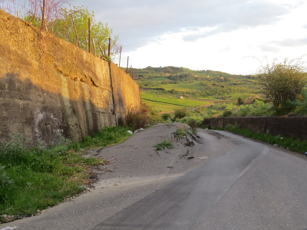 strada bronte stuara santa venera movimenti franosi 1 foto di Luigi Saitta (1)