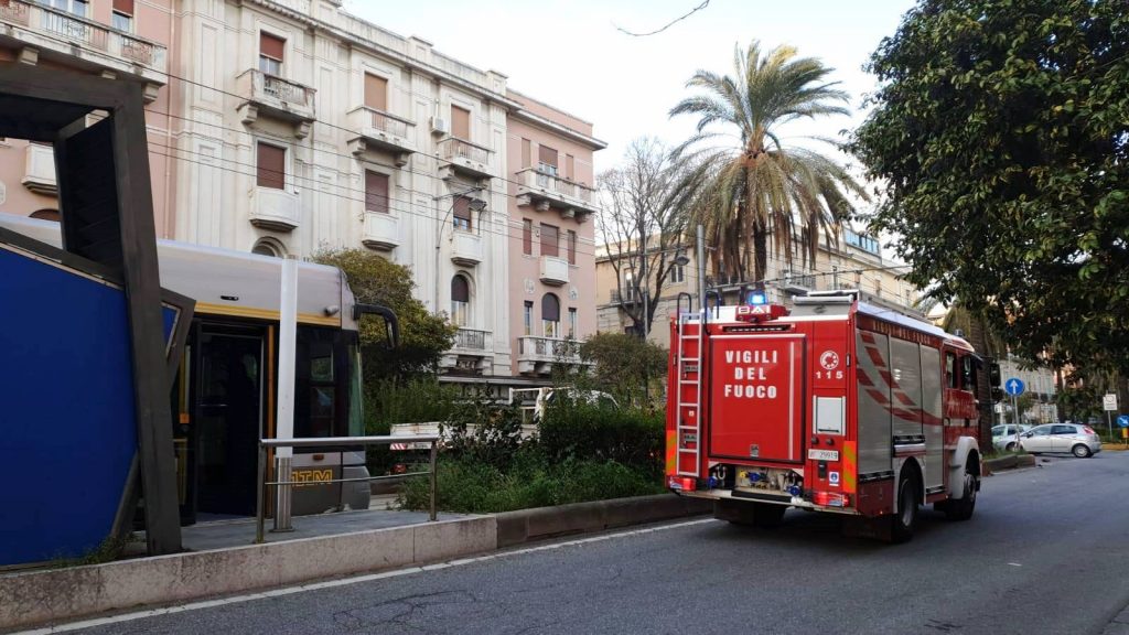 tram messina vigili del fuoco