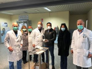 Furgiuele dona strumento medico