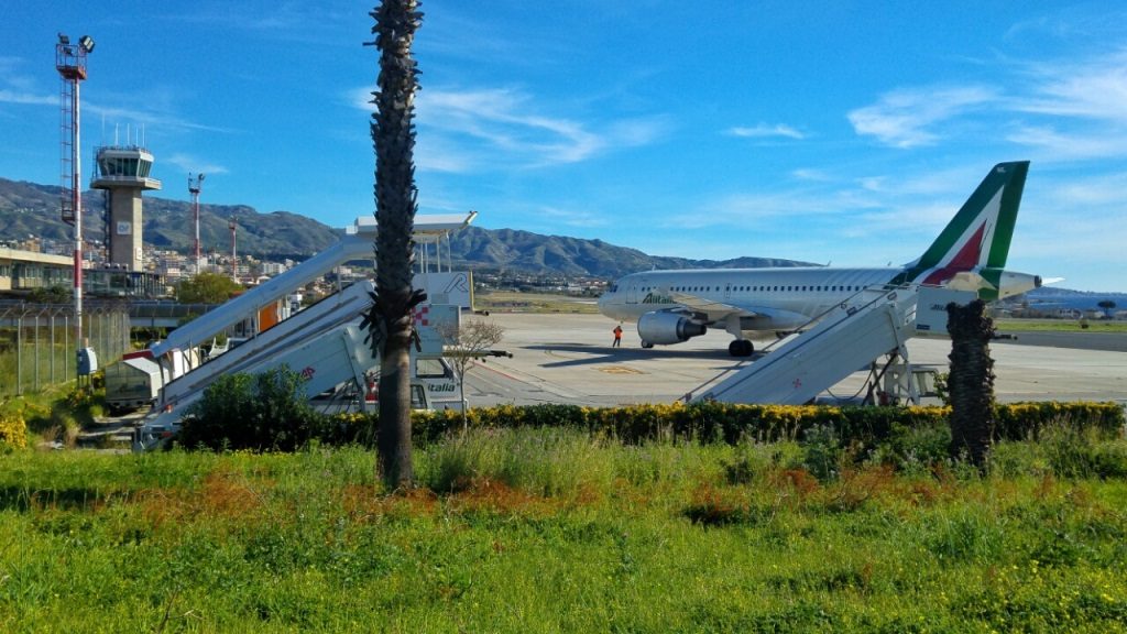aeroporto dello stretto ultimo volo