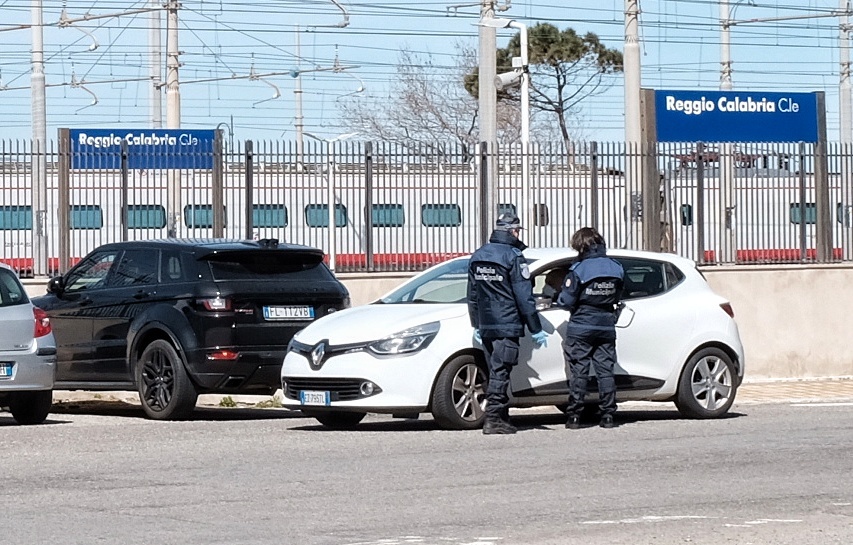 controlli coronavirus polizia municipale