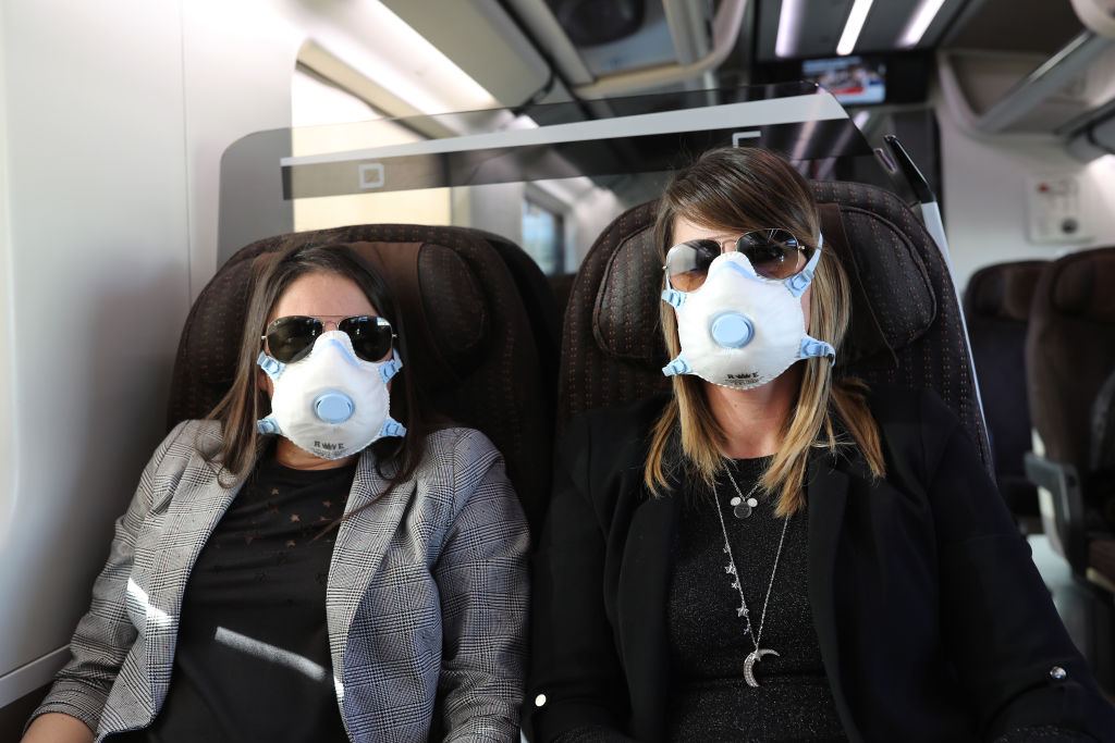 coronavirus treno mascherine