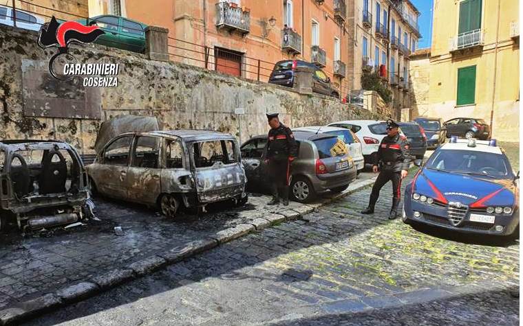 incendio auto cosenza