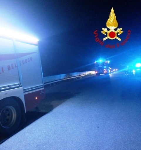 Incendio semi rimorchio SS106