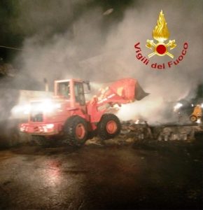 Incendio semi rimorchio SS106