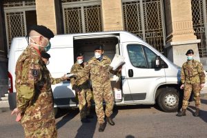 L'ESERCITO IGENIZZA IL MUNICIPIO DI MESSINA