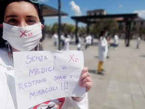 Manifestazione camici grigi messina 1