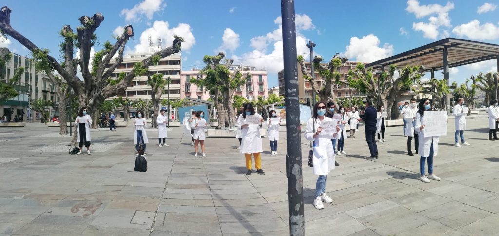 Manifestazione camici grigi messina 4