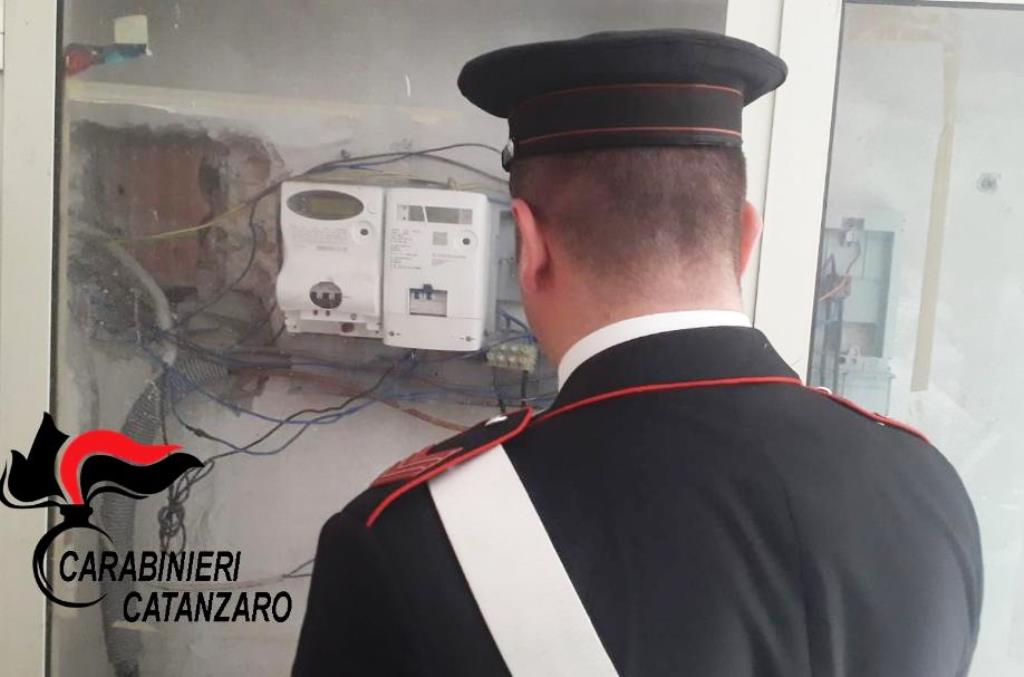 carabinieri catanzaro furto energia elettrica (2)