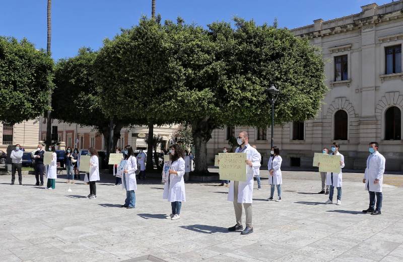 protesta medici reggio