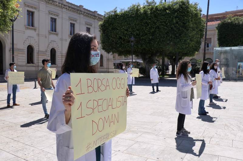 protesta medici reggio