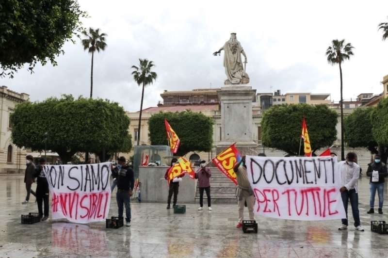 reggio protesta migranti