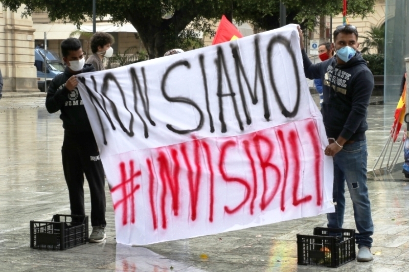reggio protesta migranti