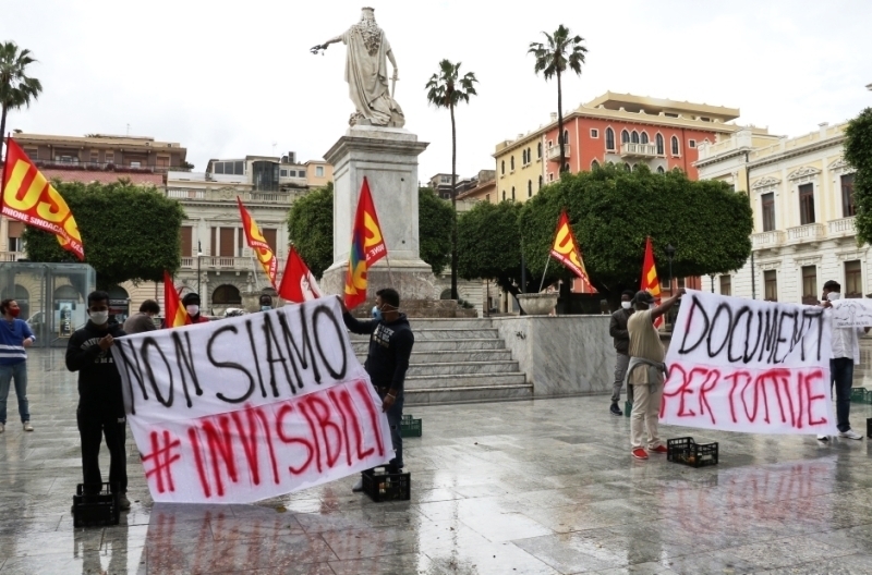 reggio protesta migranti
