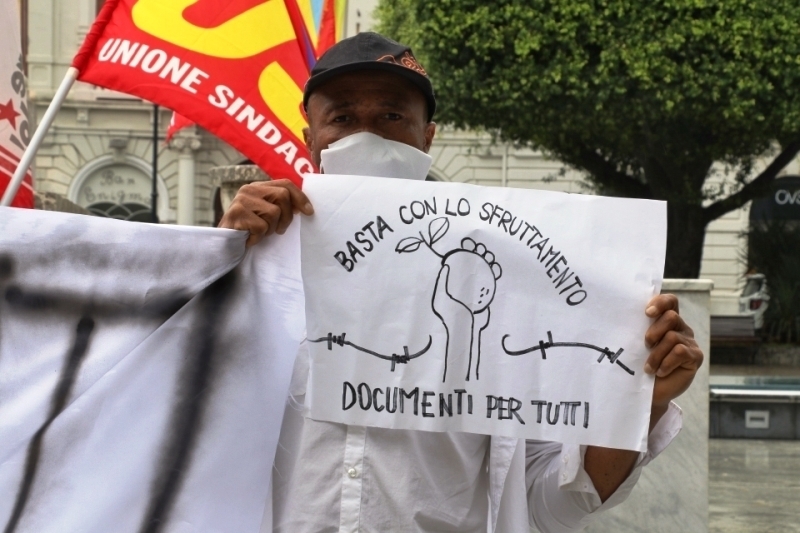 reggio protesta migranti
