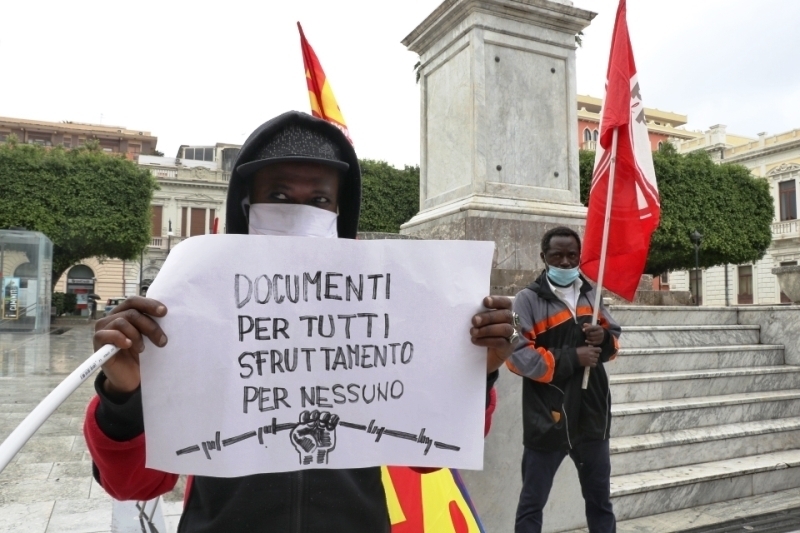 reggio protesta migranti