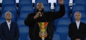 Sergio Sylvestre pugno chiuso