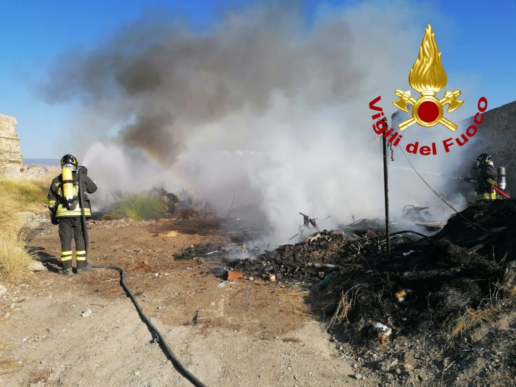 incendio rifiuti messina