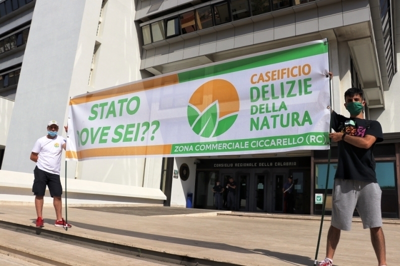 manifestazione rifiuti libera