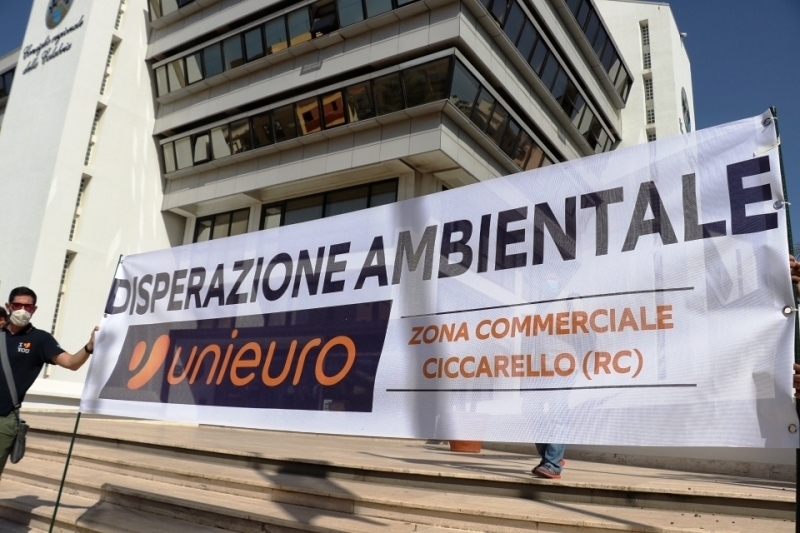 manifestazione rifiuti libera