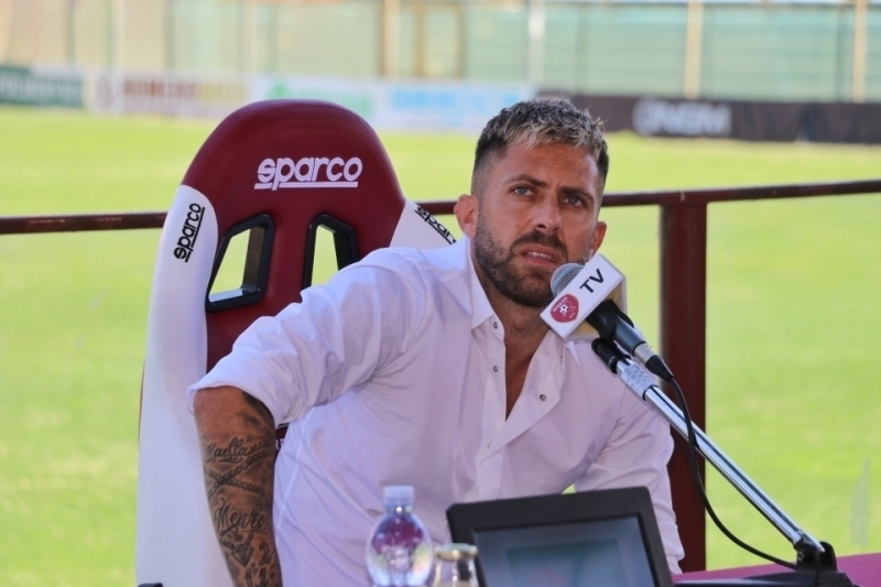conferenza menez reggina presentazione