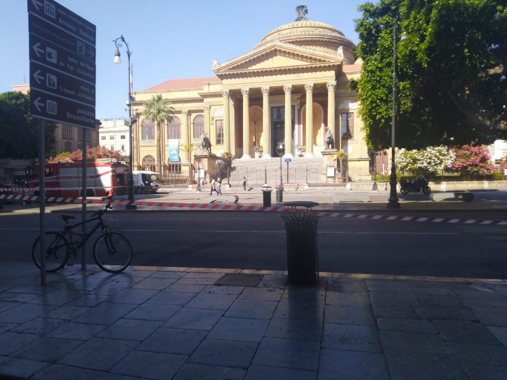 pacco sospetto teatro massimo