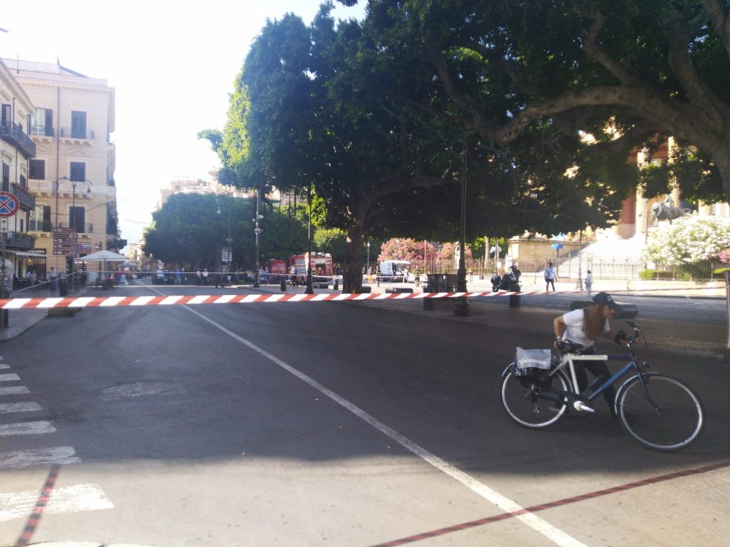 pacco sospetto teatro massimo