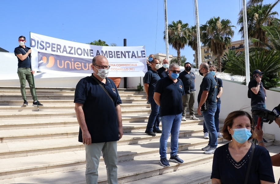 manifestazione rifiuti libera
