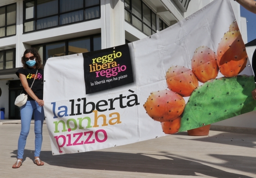 manifestazione rifiuti libera