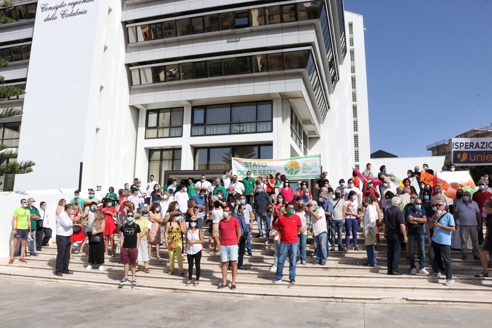 manifestazione rifiuti libera