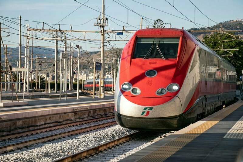 treno frecciarossa torino-reggio calabria stazione centrale