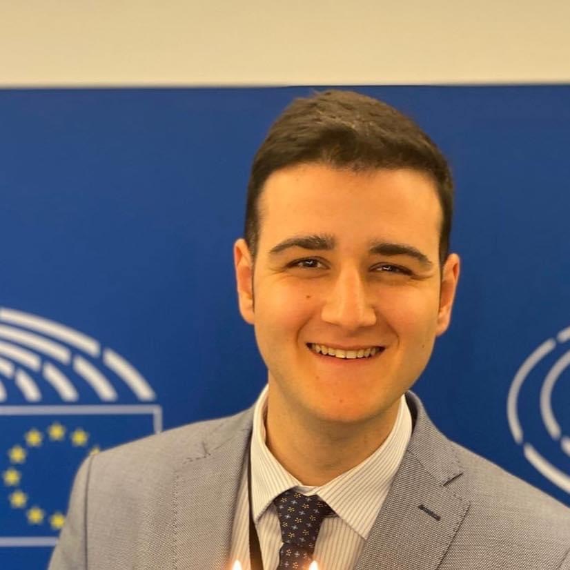 E' calabrese il più giovane Assistente parlamentare in Europa