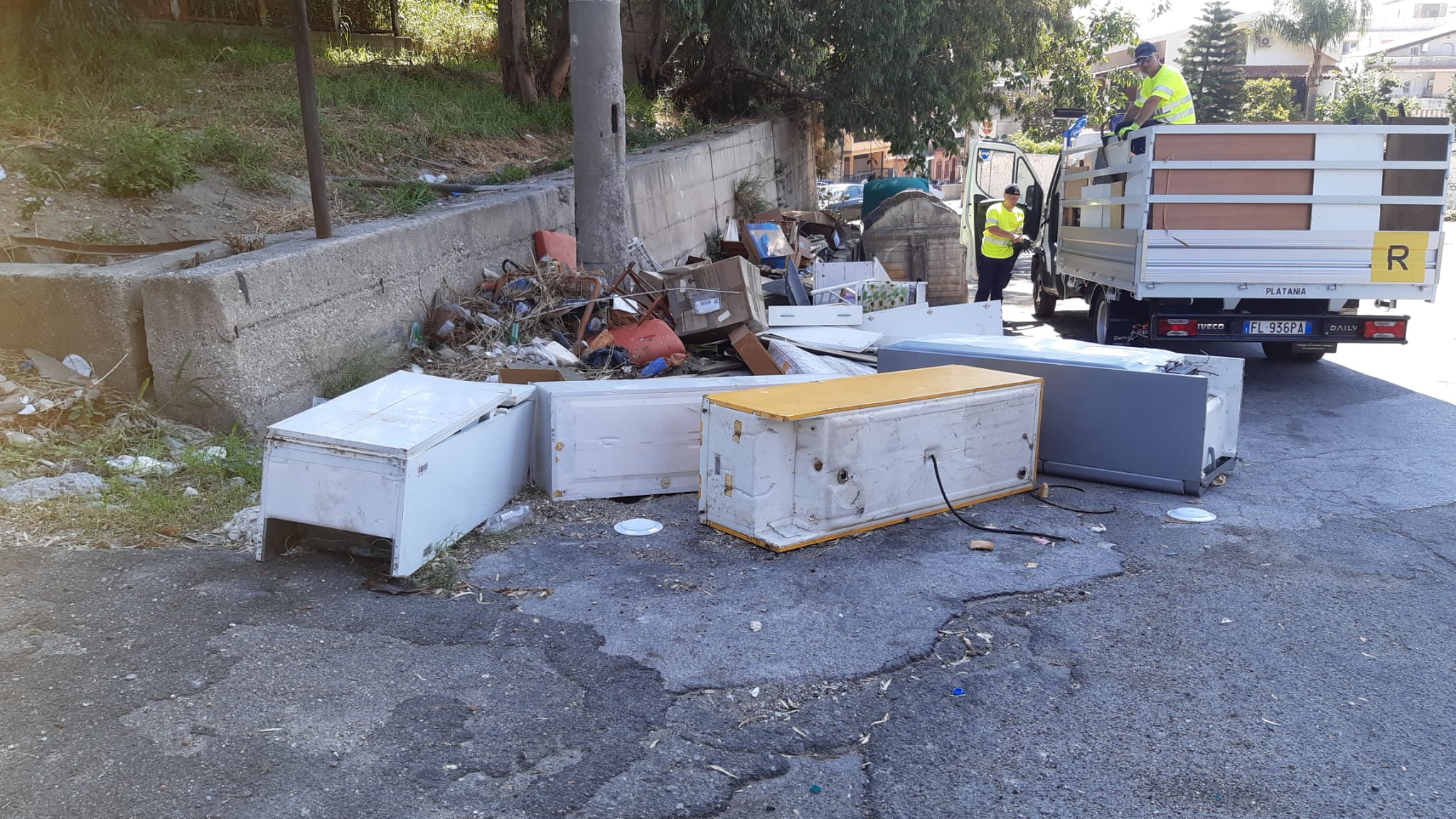 Discarica abusiva elettrodomestici
