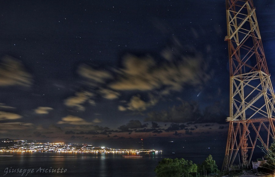 cometa neowise stretto di messina