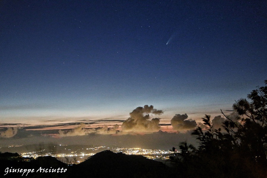 cometa neowise stretto di messina