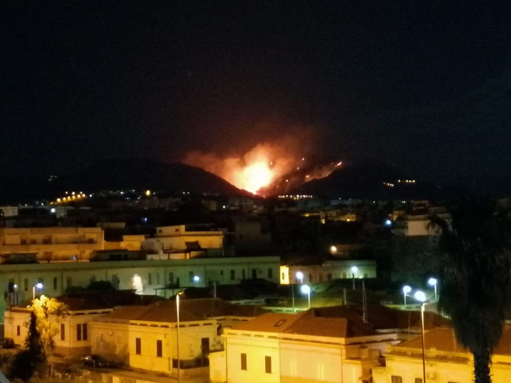 incendio reggio calabria 2 agosto 2020