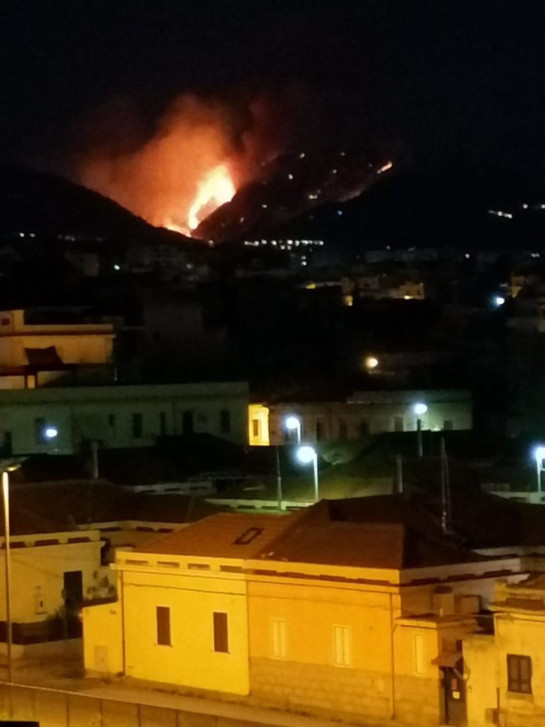 incendio reggio calabria 2 agosto 2020