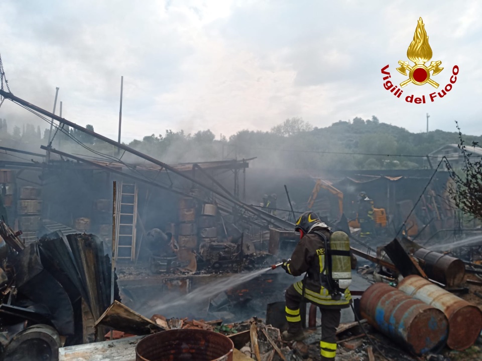Incendio elettrodomestici Torregrotta